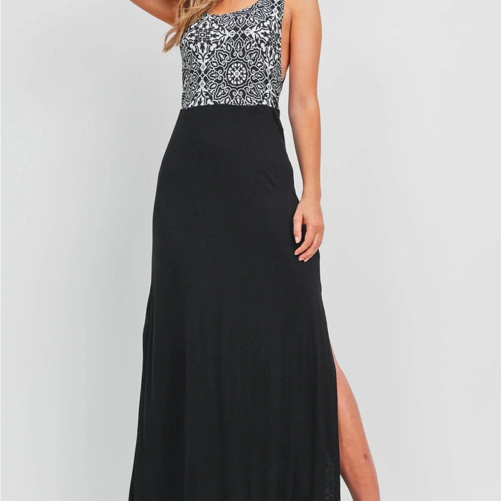 Black and White Maxi Dress - Picture 3 of 4